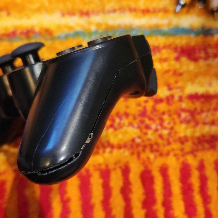 2 геймпада Sony Sixaxis (от PS3) Sony DualShock 4 JDM-011 (красные накладки)