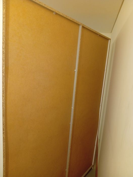 Roupeiro com espelho