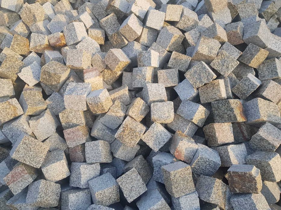 Kostka granitowa ofisowa 8/11