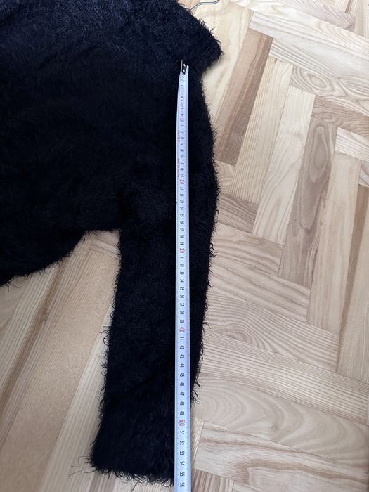 Cieplutki pluszowy sweterek golf Sinsay