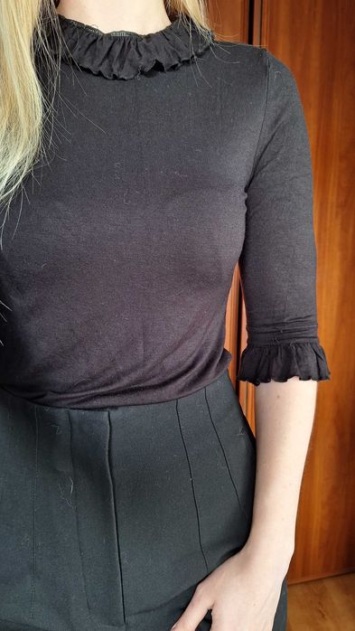 Czarna dopasowana bluzka