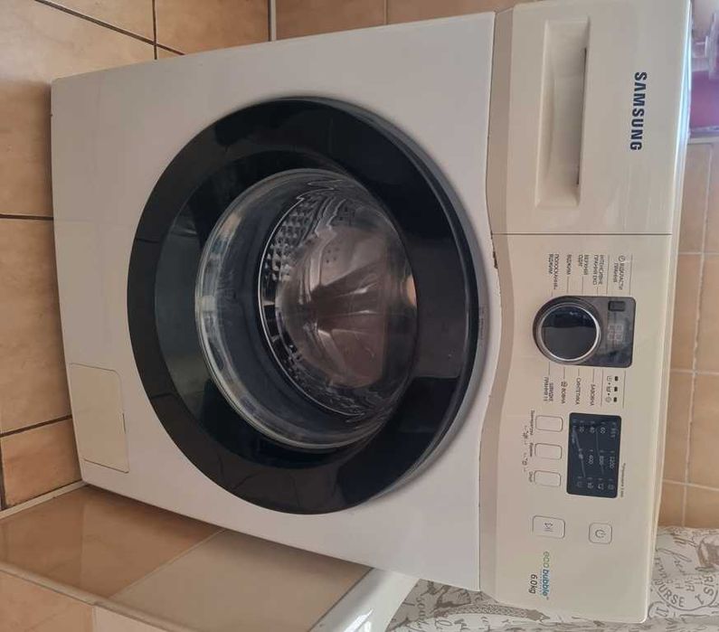 Пральна машина Samsung 6кг eco-bubble WF60F1R2E2W