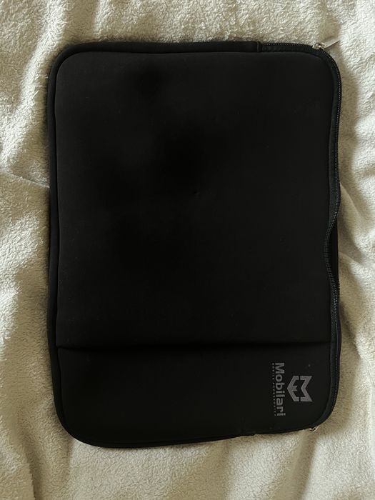 Macbook air m2, 2023, 15.3” 8GB RAM 512GB