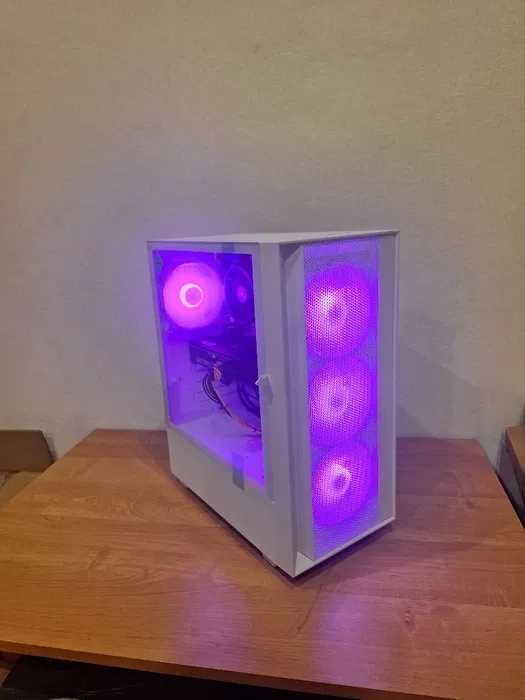 Mocny Komputer Gamingowy – Idealny do Gier i Pracy!