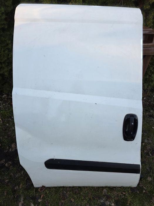 Fiat Doblo 2  II drzwi przesuwane prawe kod kolor 249 rok 10–15 białe