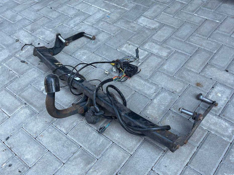 фаркоп оригінальний Renault Clio 3 хетчбек