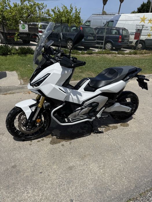 Vendo moto xadv 750 nova