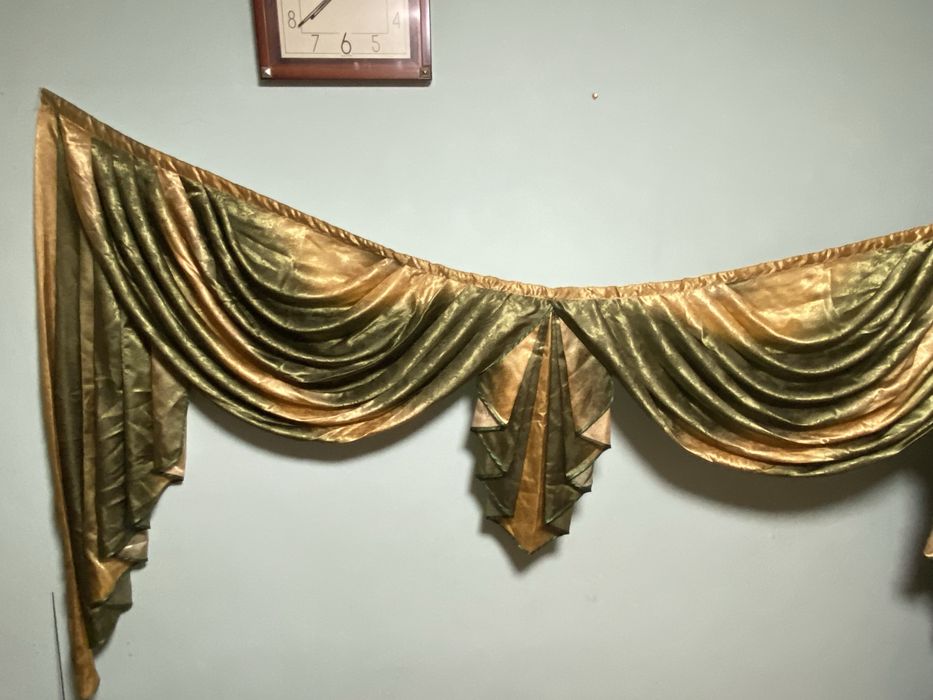 Ламбрекен на вікно