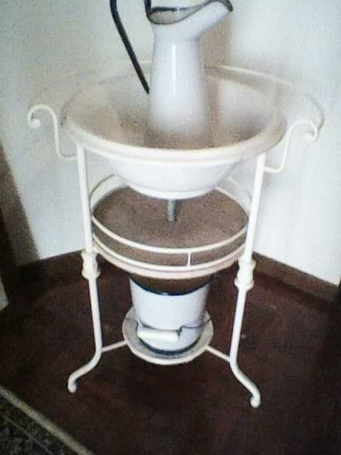 Lavatório Antigo completo (bacia +balde +jarro), base em mármore rosa