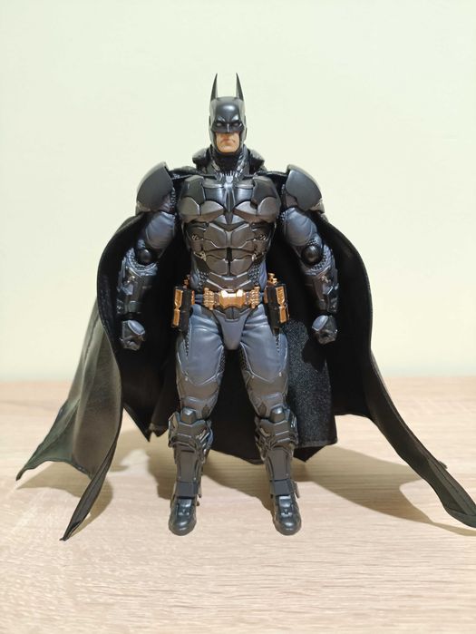 Подвижная фигурка  Бэтмен. Revoltech.