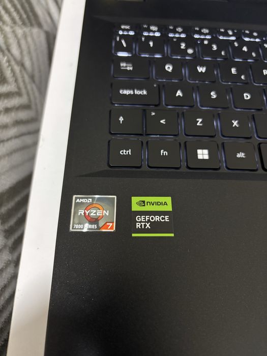 Acer Nitro V15 rtx 4050 180Hz Ryzen 7 como novo