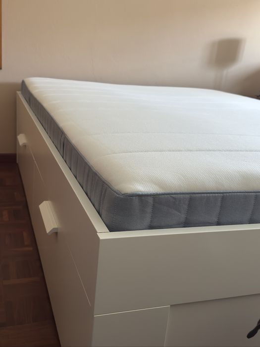 Colchão IKEA VESTERÖY 140x200 cm — Como novo
