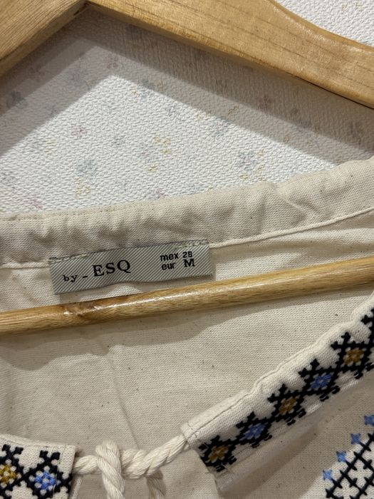 Жіноча вишиванка ESQ