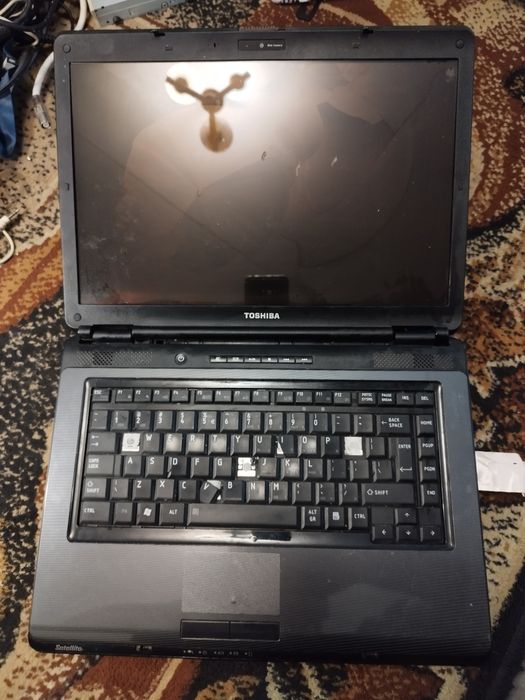 Uszkodzony Laptop Toshiba L300