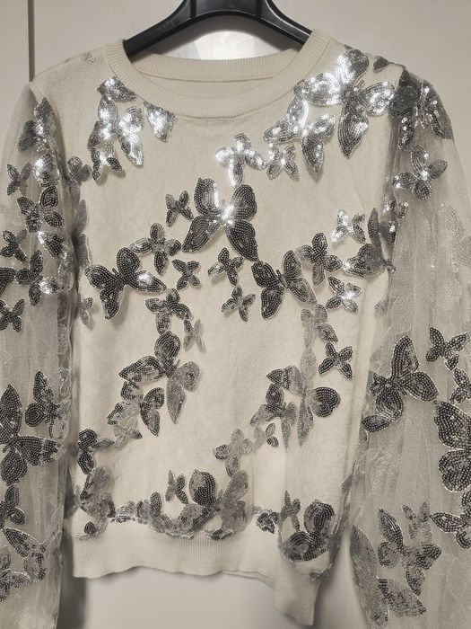 Elegancki sweter,rękawy tiulowe w motylki