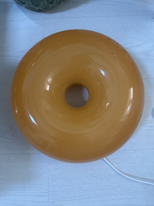 IKEA VARMBLIXT – Candeeiro Donut em Vidro | Designer Sabine Marcelis | Como N