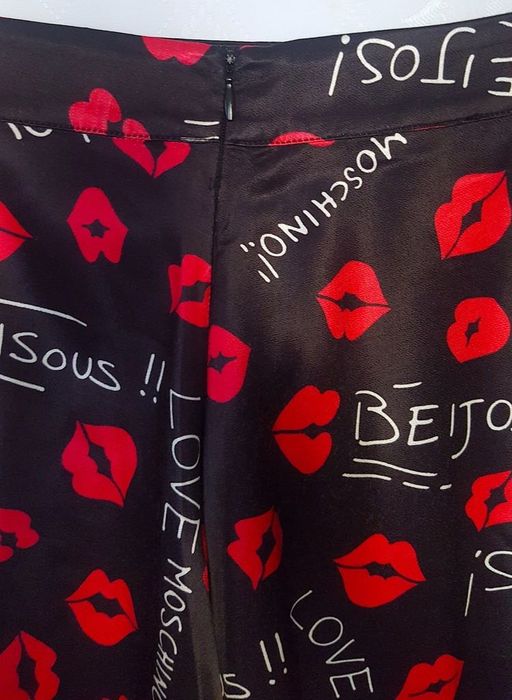 Love Moschino Black in Red__Satynowa midi spódnica print  S  OKAZJA!
