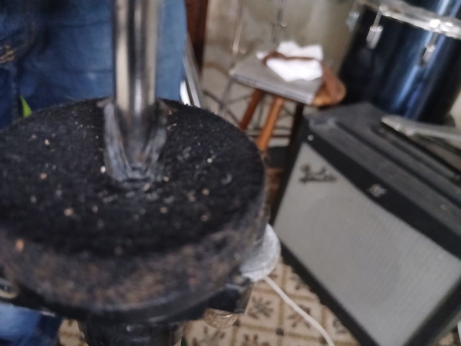 Tripé de Patro de choque e pedal de bombo