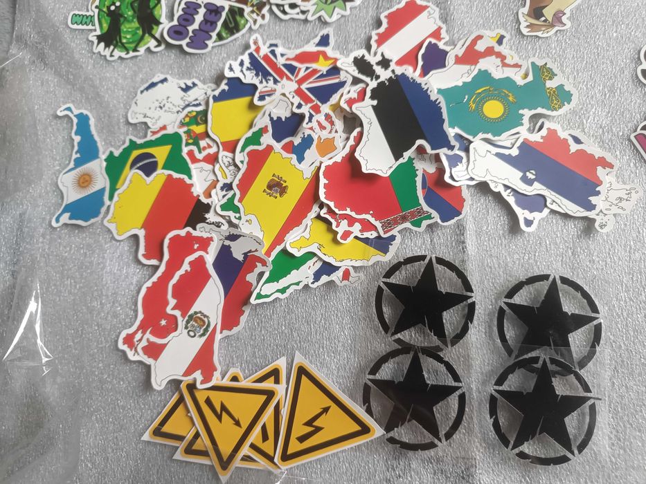 Zestaw naklejek 300szt = 6 x 50szt Pokemon. Rick i Morty, Flagi, Moto