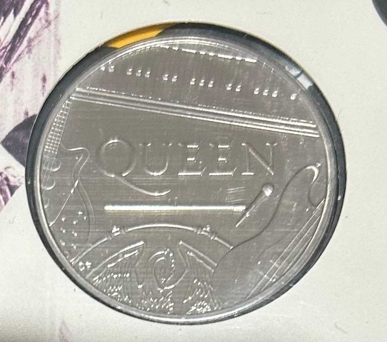 Numismatica - QUEEN £5 (Royal Mint)