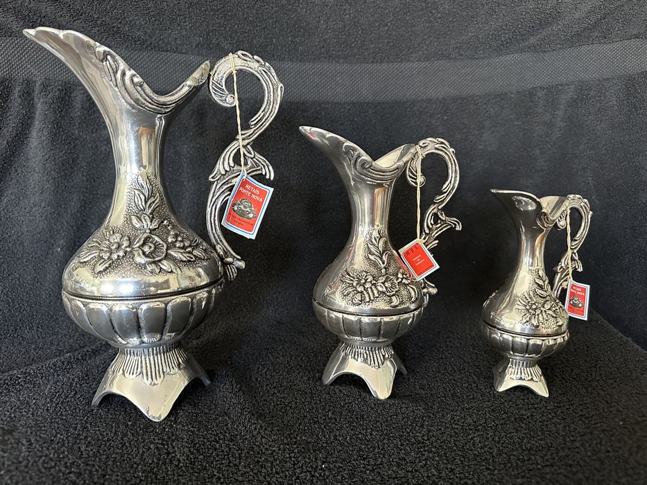 Jarros em liga de estanho