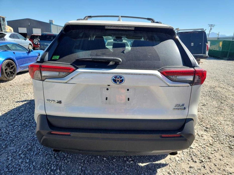 Toyota Rav4 XLE Premium 2021 /