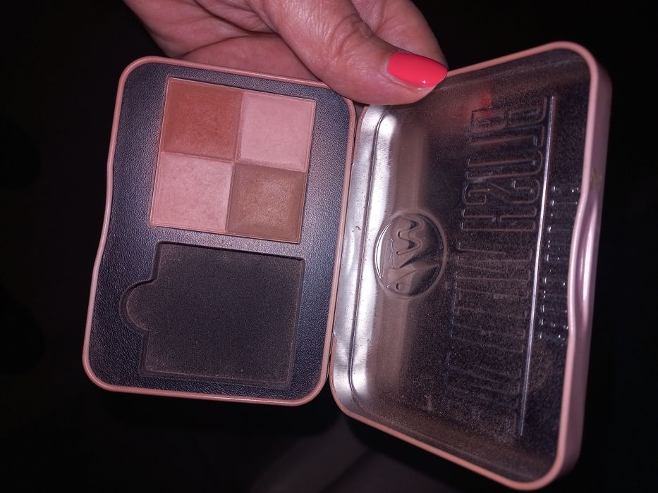 Brązery do konturowania-cienie