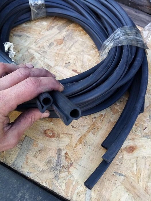 уплотнитель двери Мтз, Юмз, Хтз, Ваз и др.техники