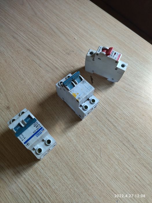 Продам выключатель ( автоматич.)