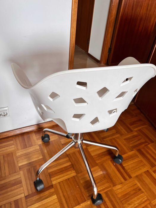 Cadeira Elegante Escritório Branca
