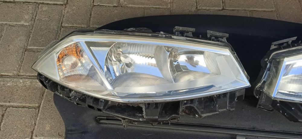 Фари Рено меґан 2 дорест