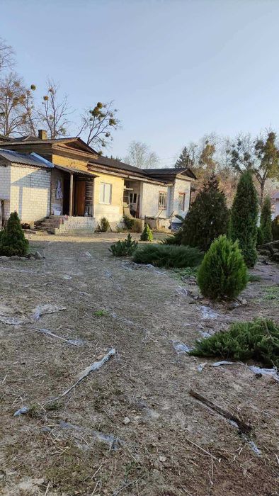 Продам будинок в центрі