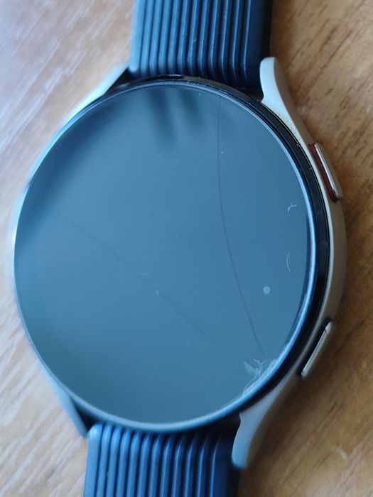 Samsung galaxy watch 4 44mm silver.