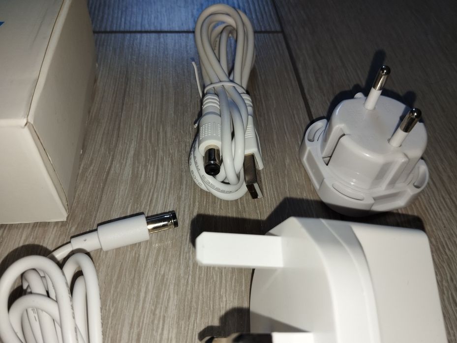 Zasilacz sieciowy nowy