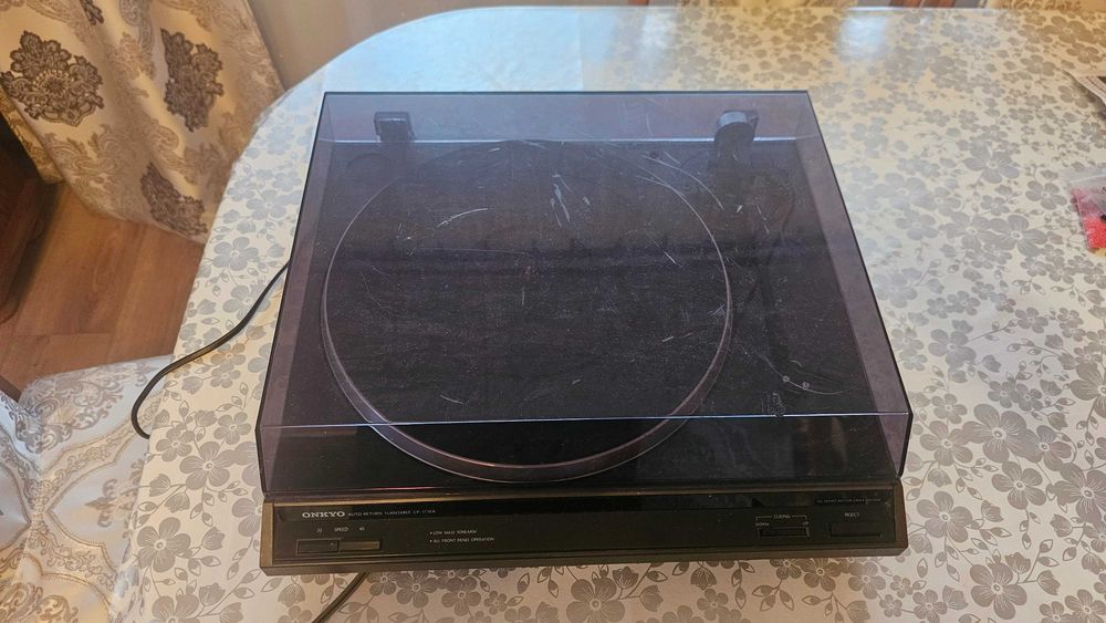 Gramofon Onkyo CP1116A