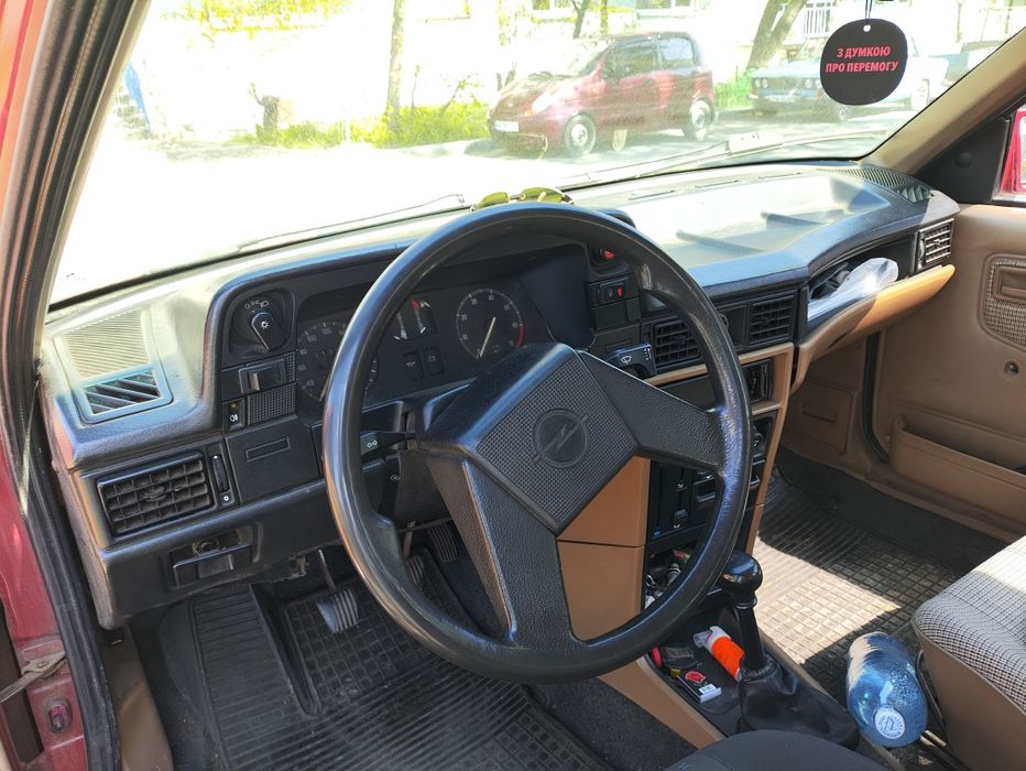 Опель кадет 1,3 Opel Kadett