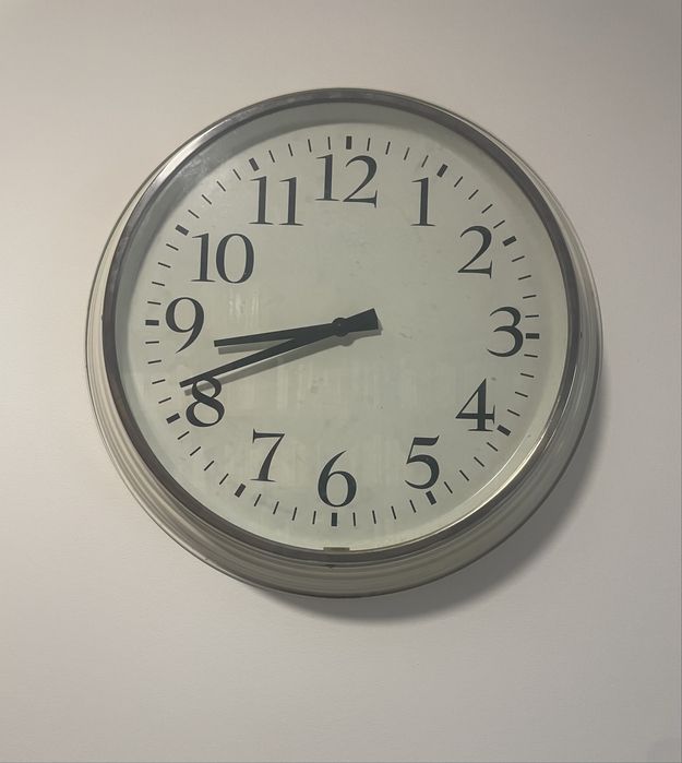 Relógio de parede.