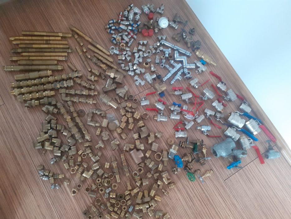 Kształtki ,zawory, śrubunki .