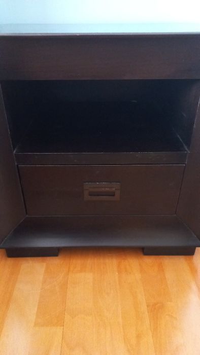 Mesa cabeceira com gaveta