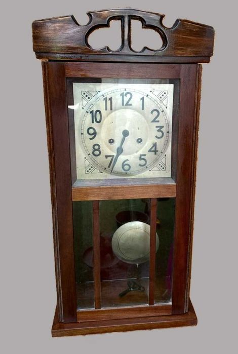 Relogio de sala antigo, a funcionar, em estado original