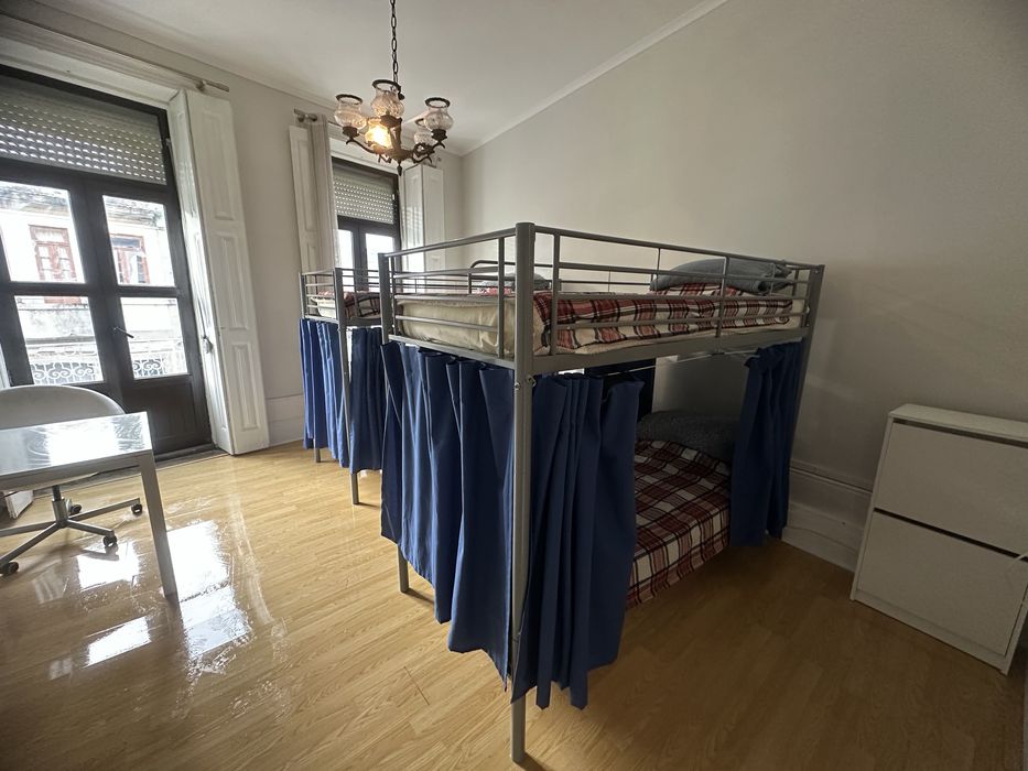 Quarto compartilhado Junto ao Metro da Trindade