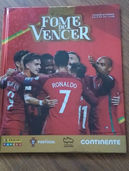 Caderneta Fome de Vencer e lote de cromos