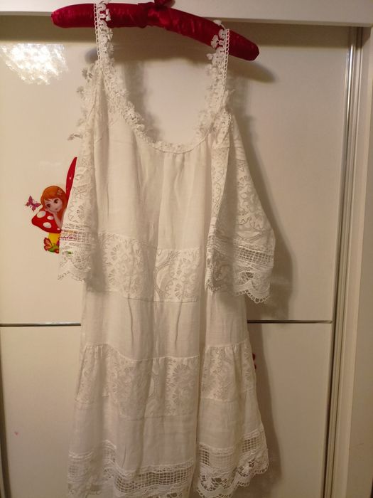 Sukienka koronkowa uniwersalna