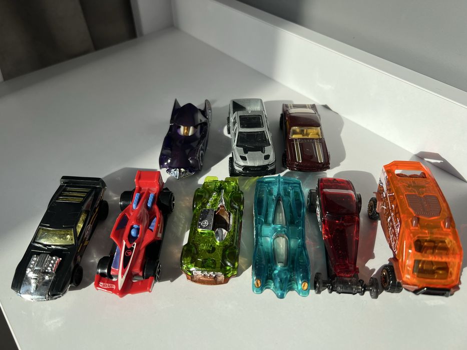 Машинки Hot Wheels