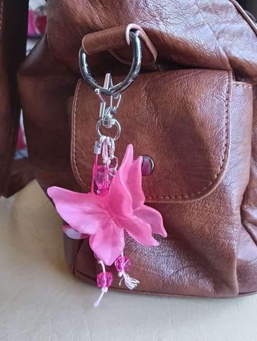 Bag charm artesanal borboleta