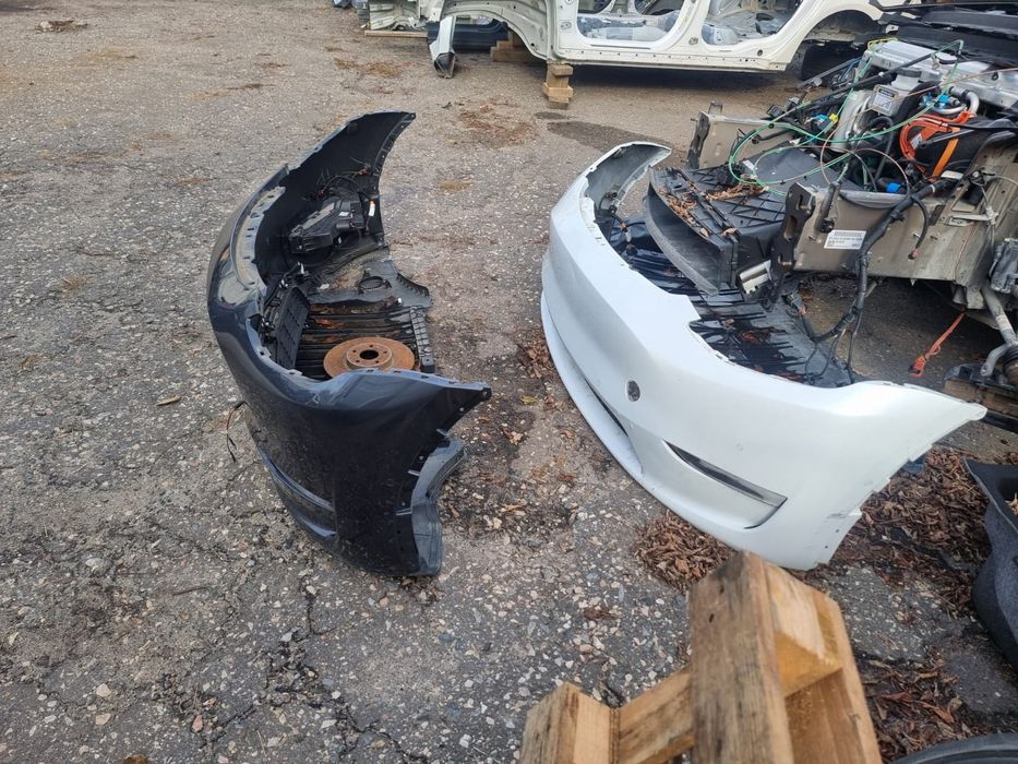 Бампер Tesla Model Y