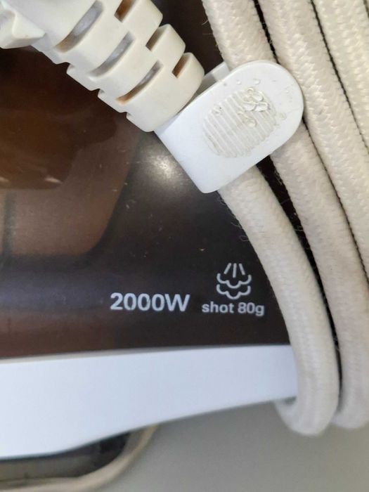 Ferro de engomar marca Bosch Novo