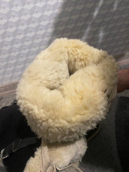 Продаю Унти.