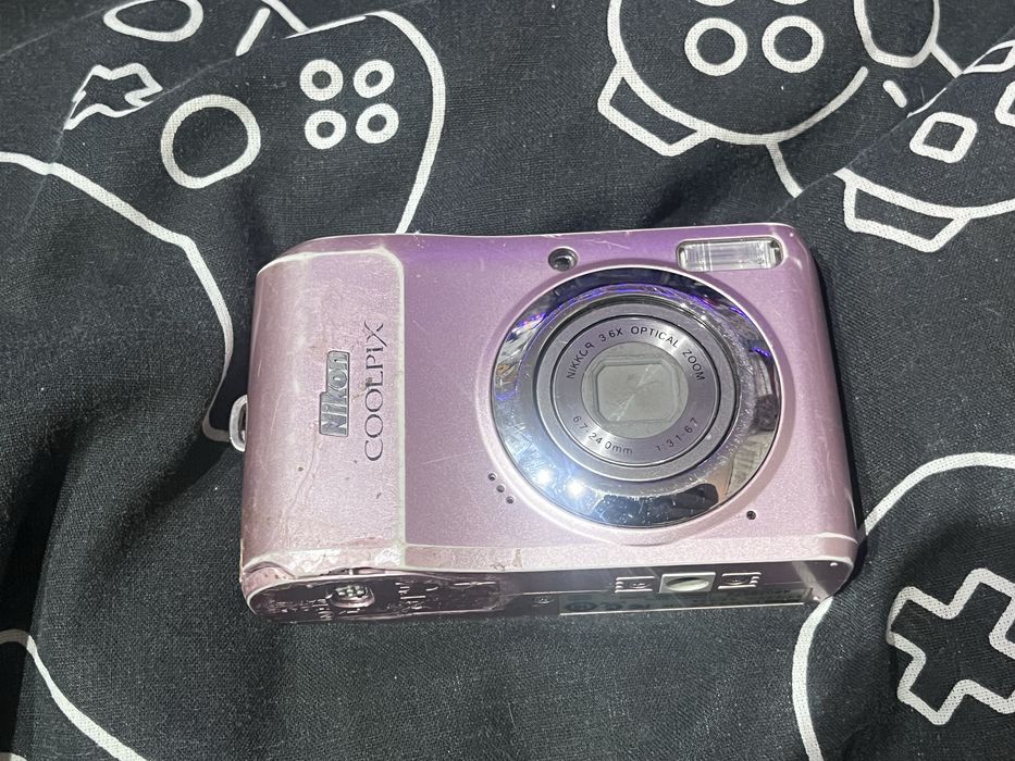 Nikon coolpix L9