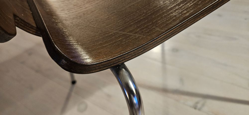 4 cadeiras em chapa de contraplacado